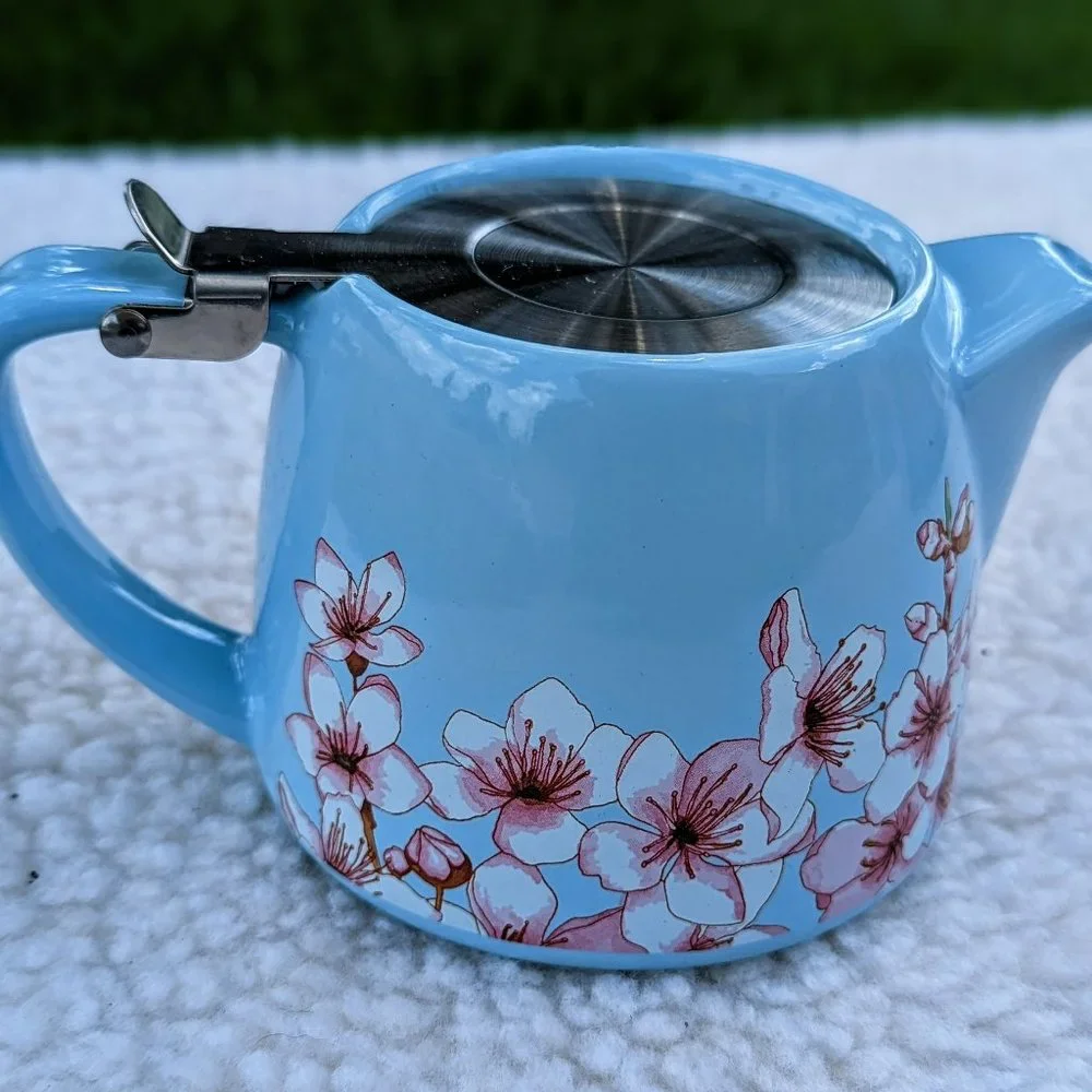 NWOT ALFRED Ceramic & Stainless Steel Teapot 20 oz Infuser Blue Cherry Blossoms